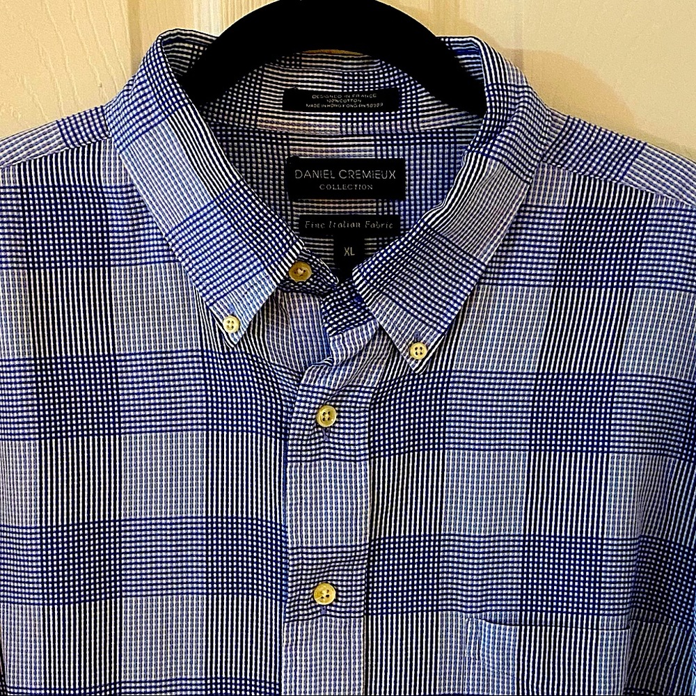 Men’s , Blue short sleeve dress shirt, XL, 100% cotton. Made in Hong Kong